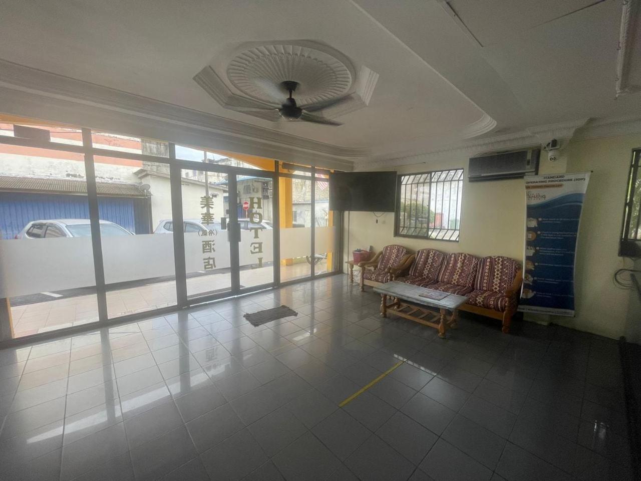Oyo 90914 Hotel Mei Wah Kampong Selanchor Екстериор снимка
